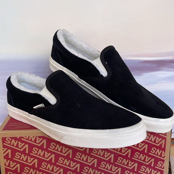 Vans • WMNS Classic Slip-On
Cozy Hug Black
VN0A5A08BM8
Sneakers Sherpa - Picture 5 of 16